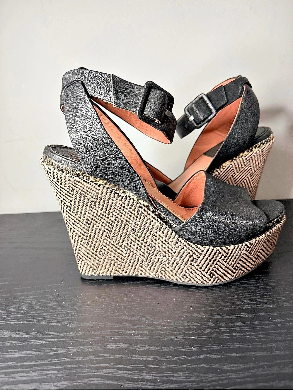 b.o.c Wedge Sandals in Black & tan Like New